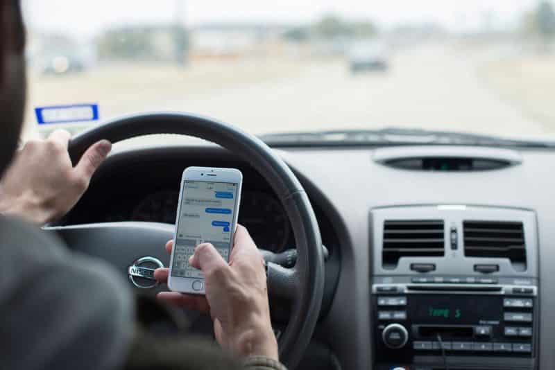 texting and driving, car accident, deadly side of texting and driving